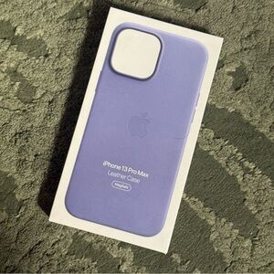 Apple iPhone 13 Pro Max Leather Case - Lavender